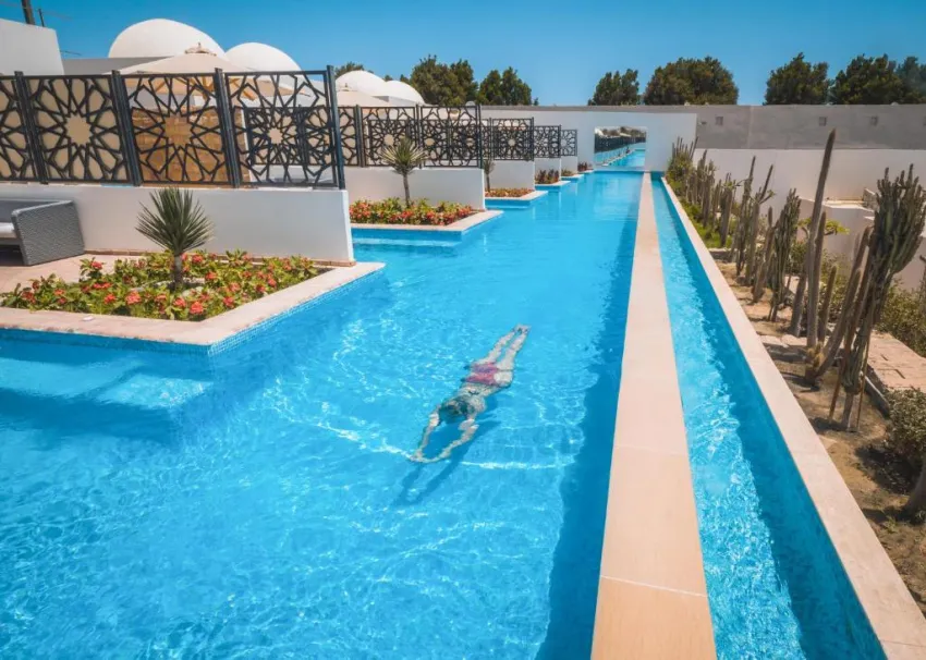 FORT ARABESQUE BEACH RESORT & SPA  4*-11