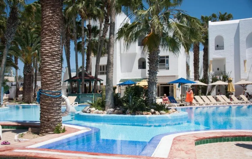 HOTEL NESRINE  4*-4