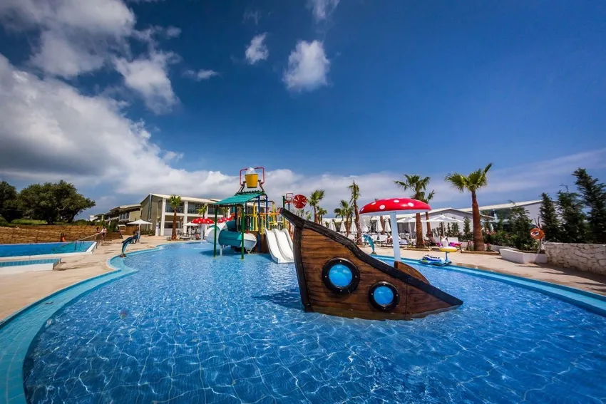 Caretta Paradise Resort and Water Park 4*-4