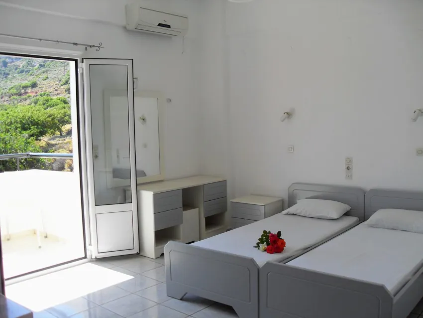 Iraklis Apts 3*-5