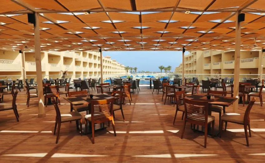 AMWAJ BEACH CLUB ABU SOMA  4*-23