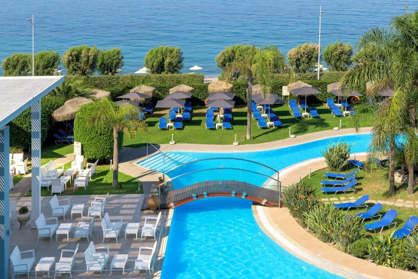 Oceanis Beach Hotel 4*-8