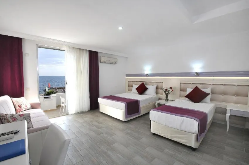 RAMIRA BEACH HOTEL   4*-22