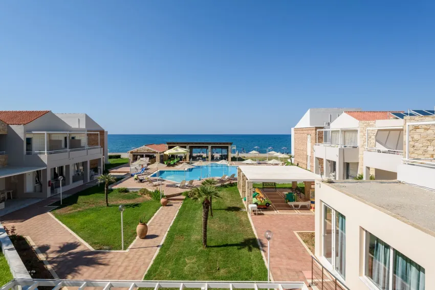 KOSTAKIS BEACH APARTMENTS 3*-5