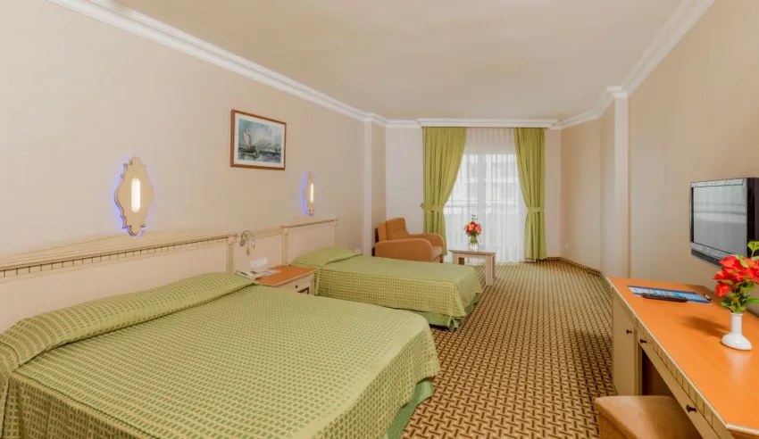 HOLIDAY PARK RESORT HOTEL  5*-27