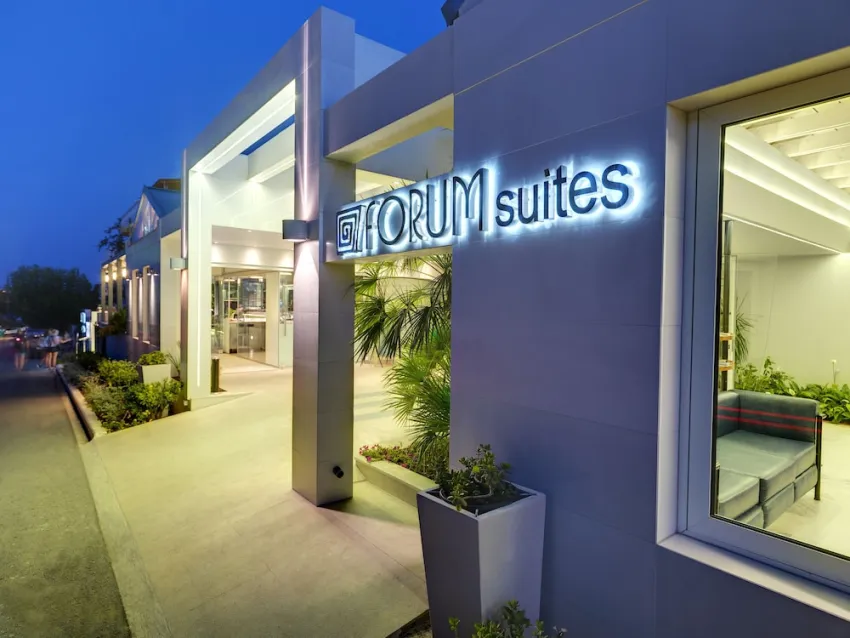 Forum Suites 4*-81