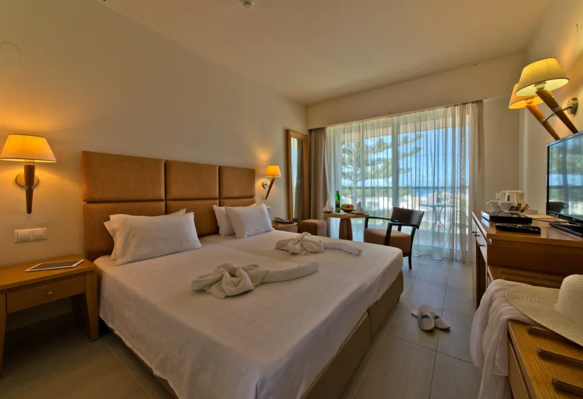 Minos Hotel 4*-4