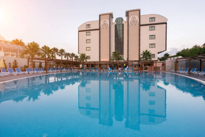 ORFEUS QUEEN HOTEL  4*-6