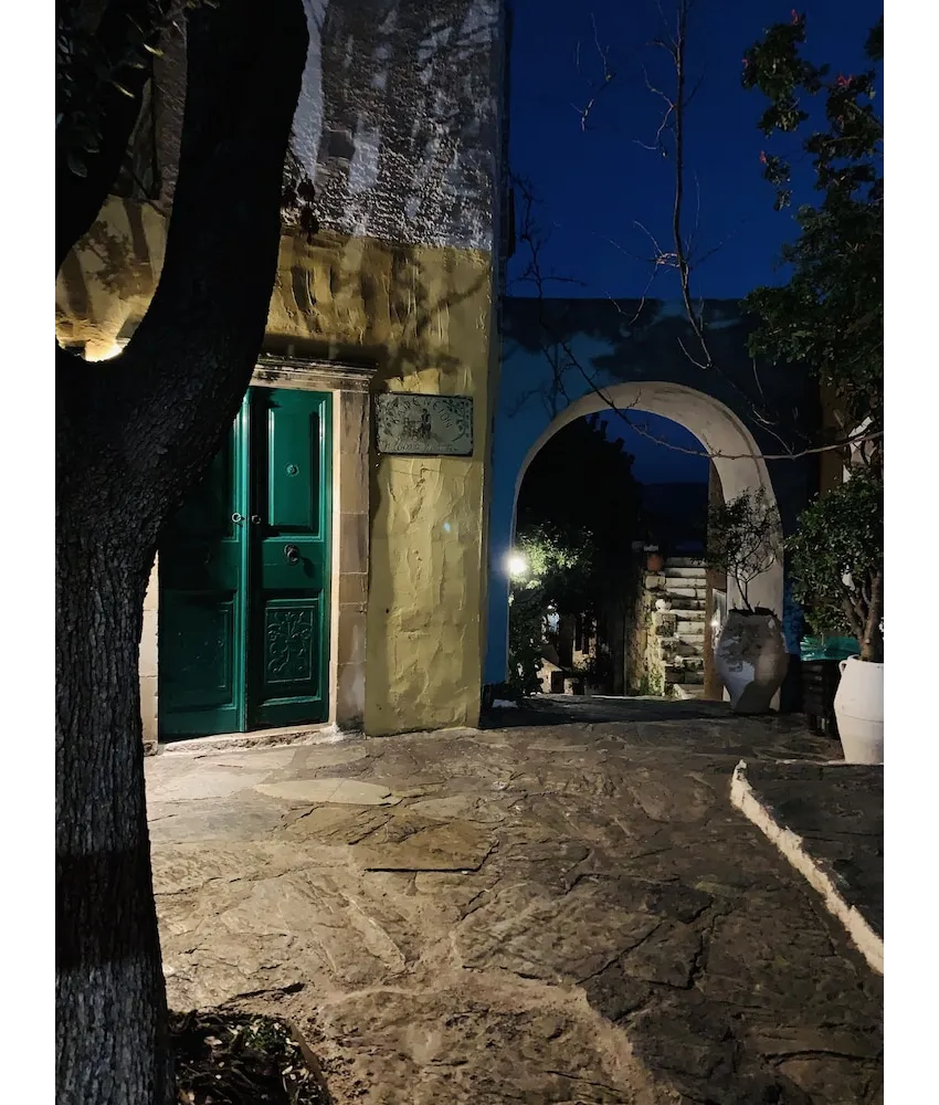 Arolithos Traditional Cretan Village 3*-98