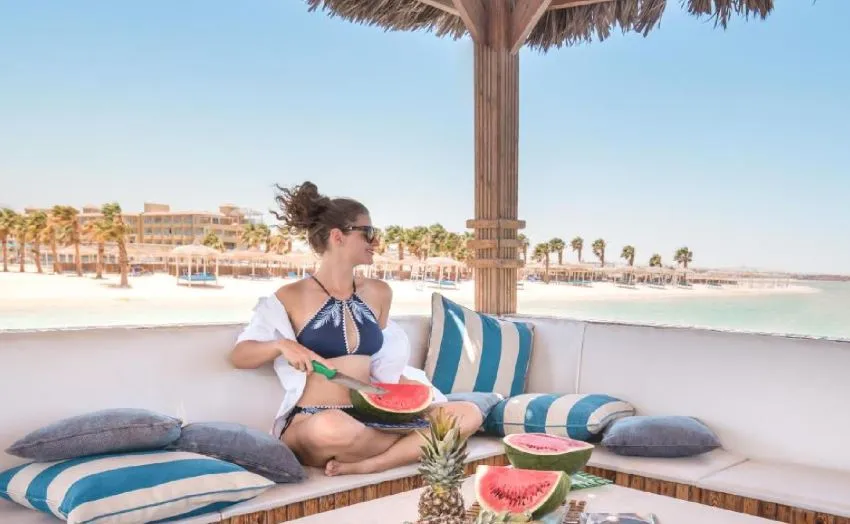 AMWAJ BEACH CLUB ABU SOMA  4*-10